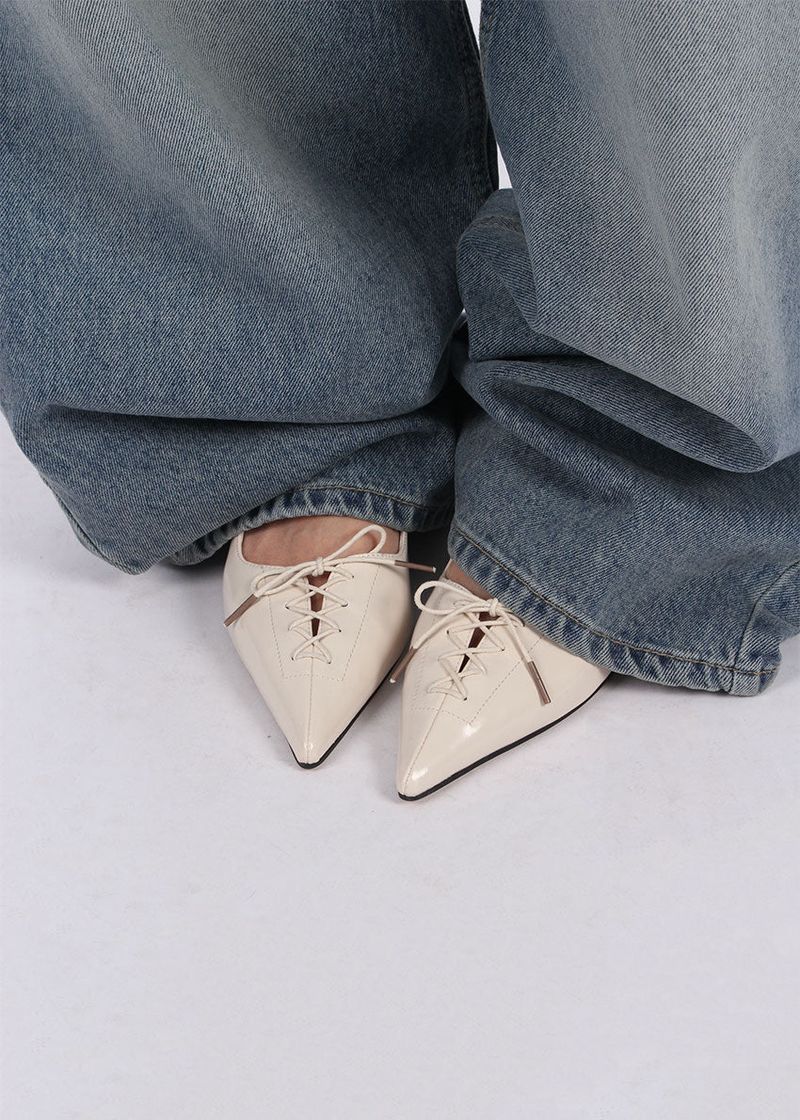 LACE-UP KITTEN HEELS