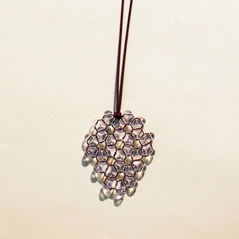 WEAVE PENDANT NECKLACE CLEAR