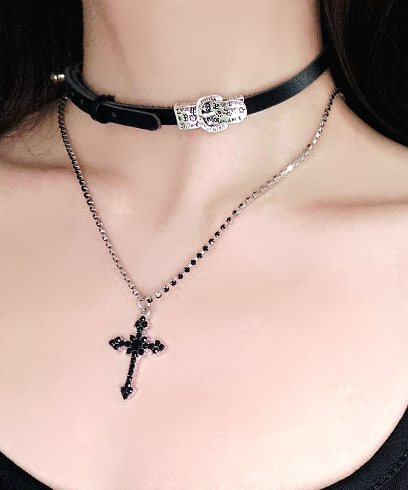 vintage buckle choker necklace