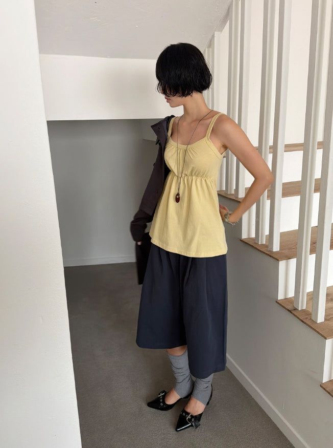 RAW FRILL BERMUDA PANTS