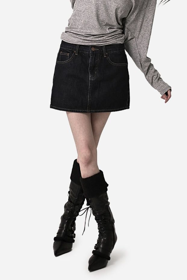 EEUN（イウン）の「Embroidered Western Raw Denim Skirt（Pants）」