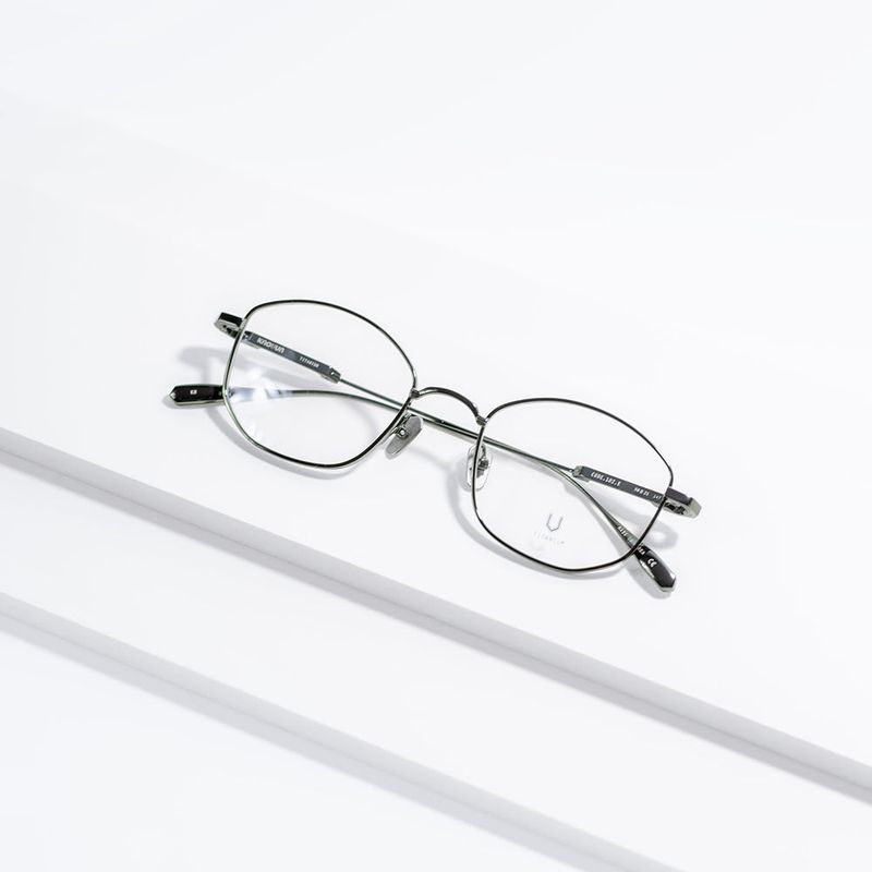 Knouun polygon titanium glasses CODE. 102. E Khaki