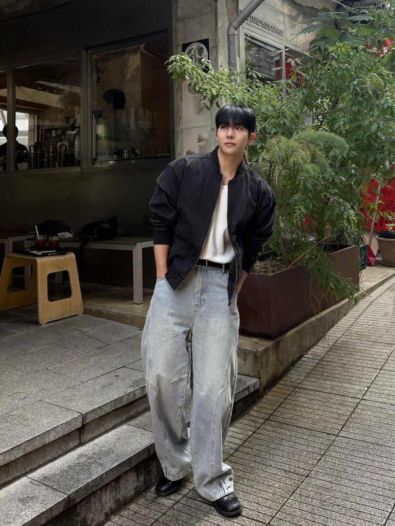 Dying washing cut varsity jacket