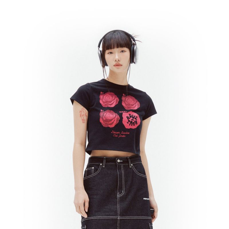 RDVZ（ランデブー）の「シンプリファイローズクロップTシャツ（トップス）」
