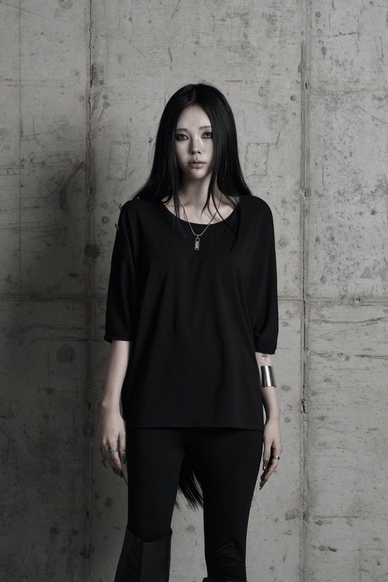 [label] metal button loose drape top BLACK