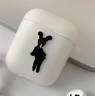 withsome（ウィズサム）の「クワンギラビットキムクワンミョAirPodsケース（スマホグッズ/小物）」