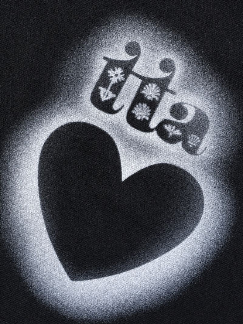 HEART STENCIL CROP TSHIRTS-RICH BLACK