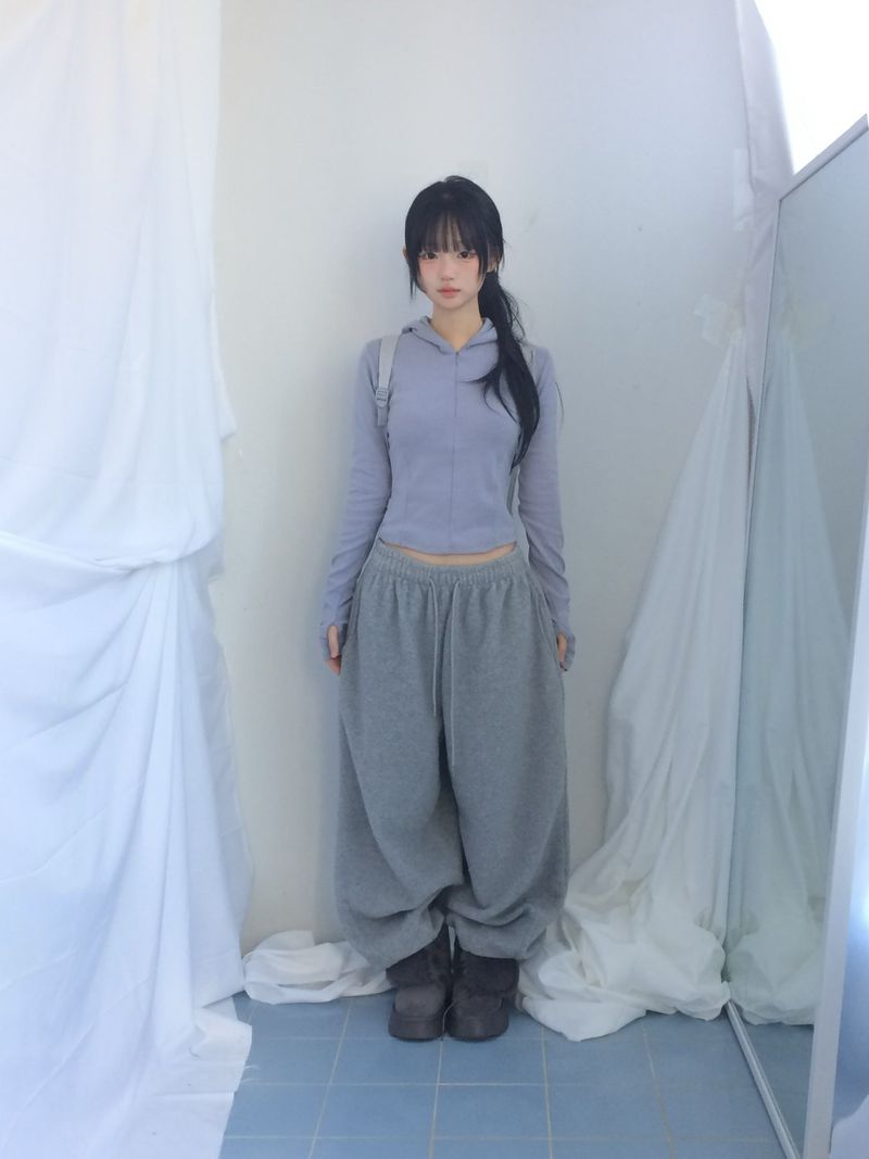 Fingerhole line hooded half zipup