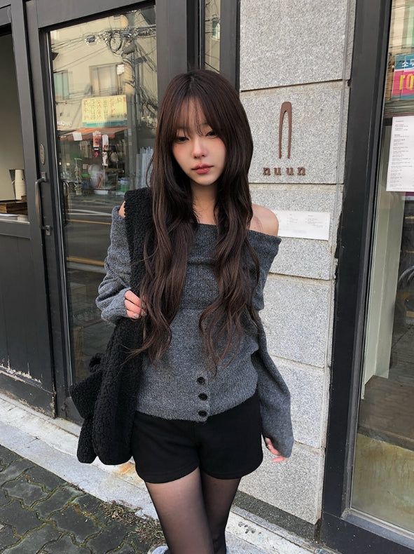 Denp Button Off-Shoulder Loose-Fit Knit