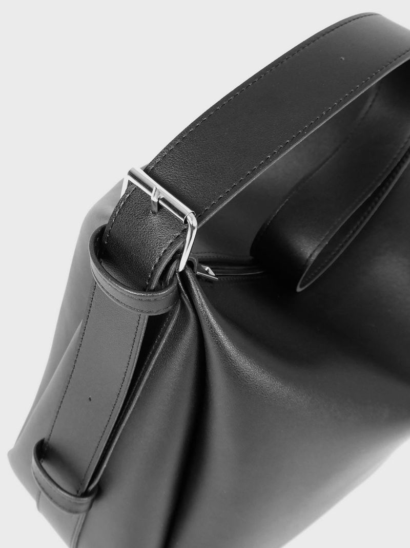 The Mark Large black