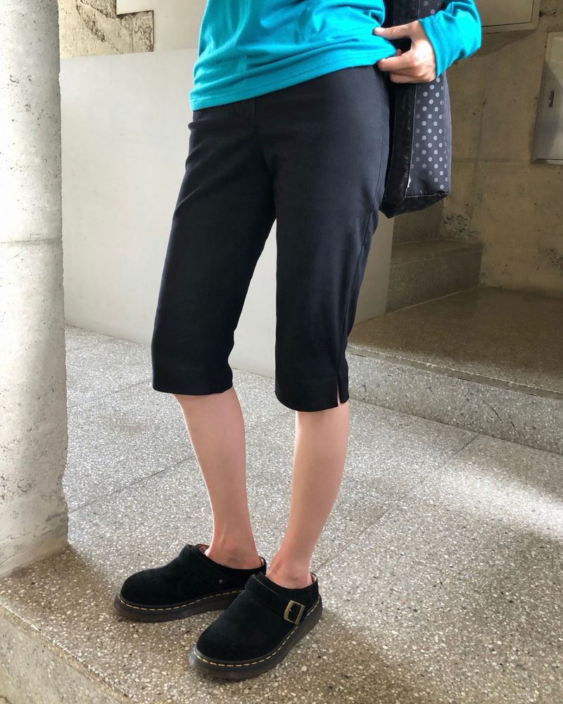 [MADE] Slit-filled biker capri pants