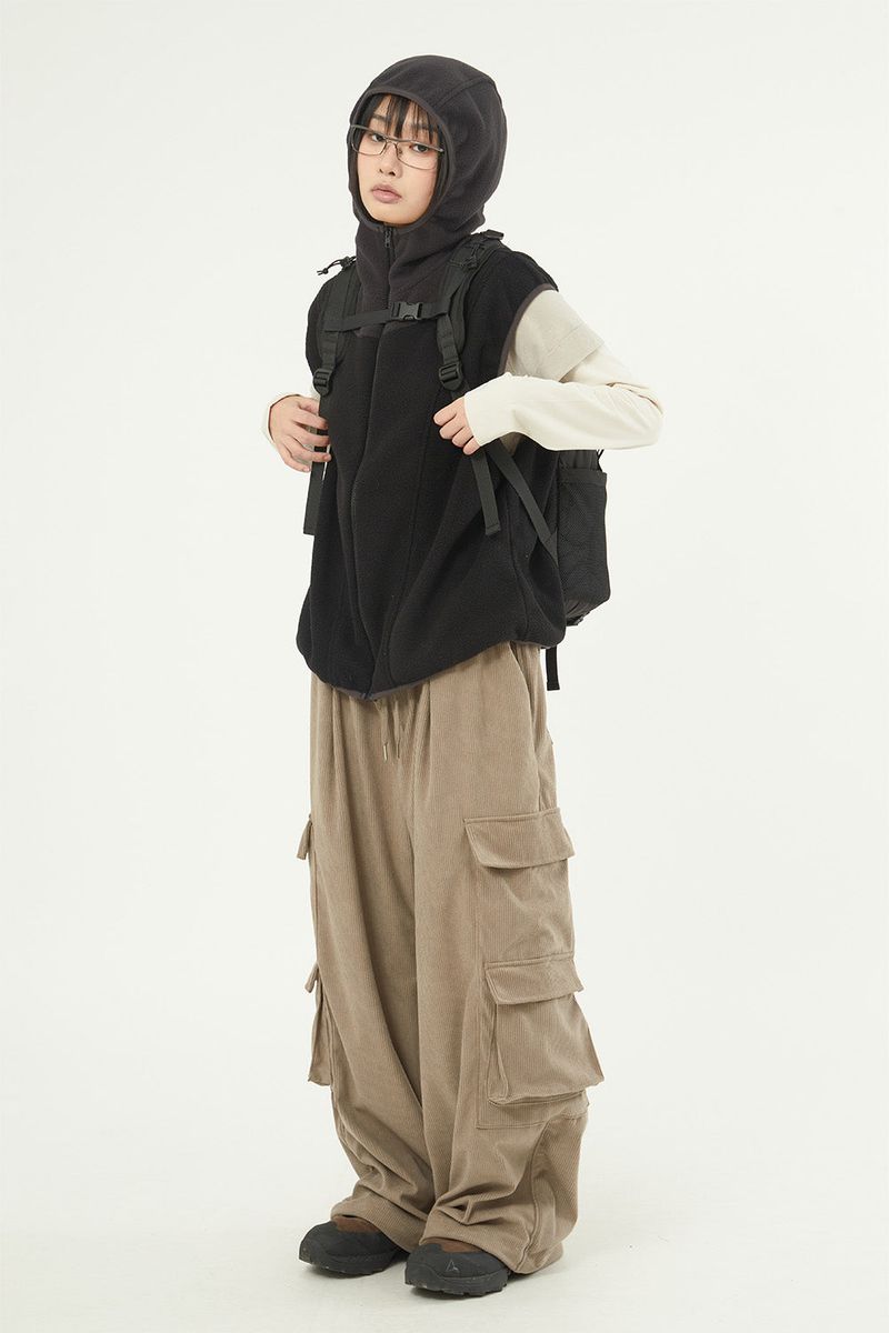 Winding stitch padded backpack