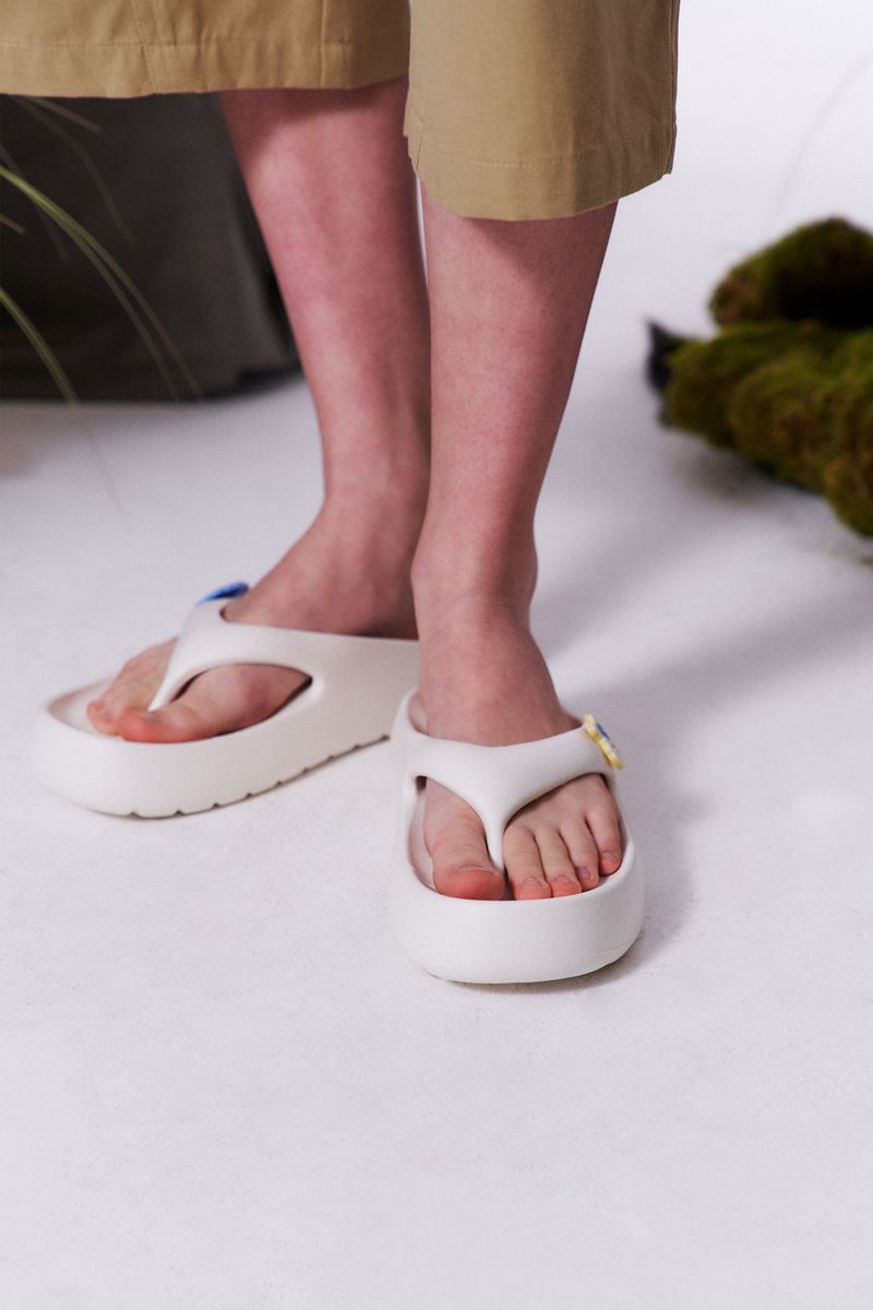 KIRSH GEL-CLOUD FLIP-FLOP [IVORY]