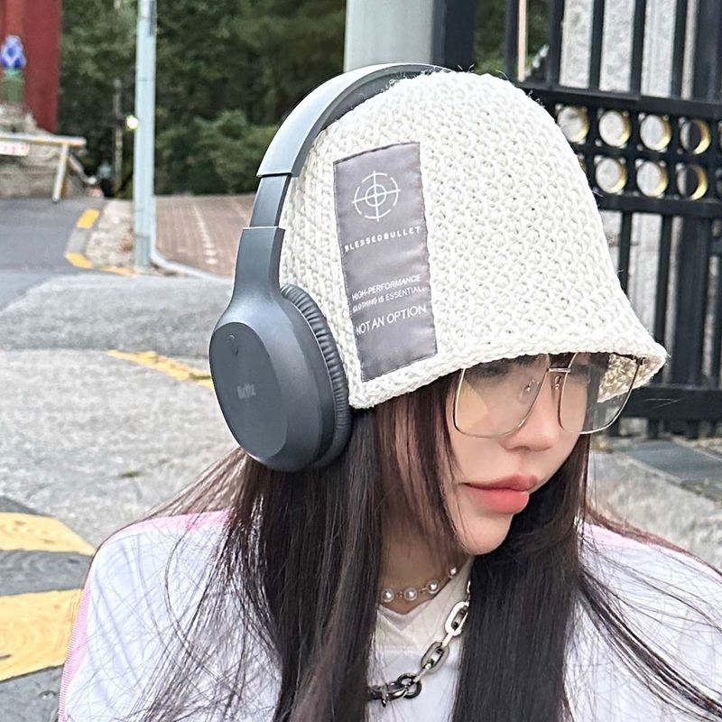 Over size long logo knit bucket hat_cold white
