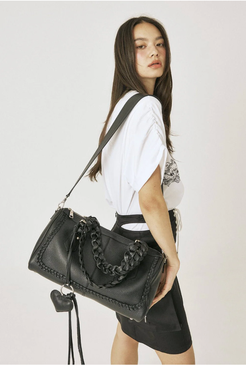 threetimes（スリータイムズ）の「Braid bag - black  （Bags）」