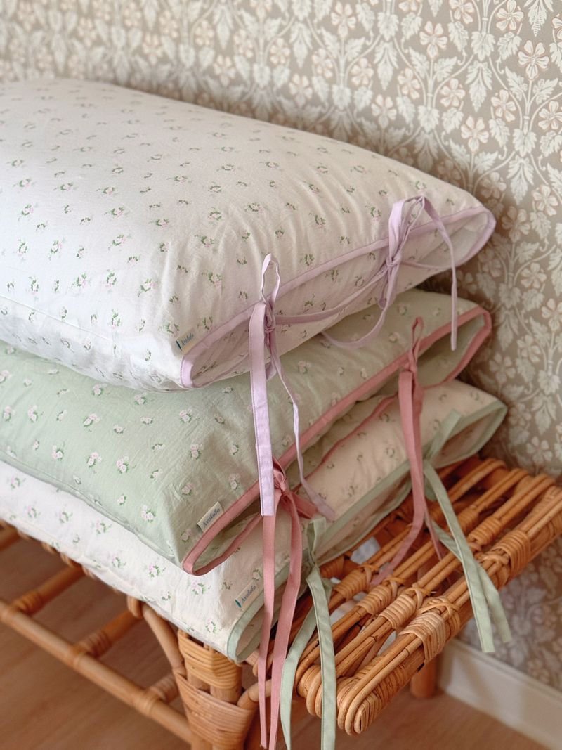 Flo ribbon string pillow cover floral pattern hotel style