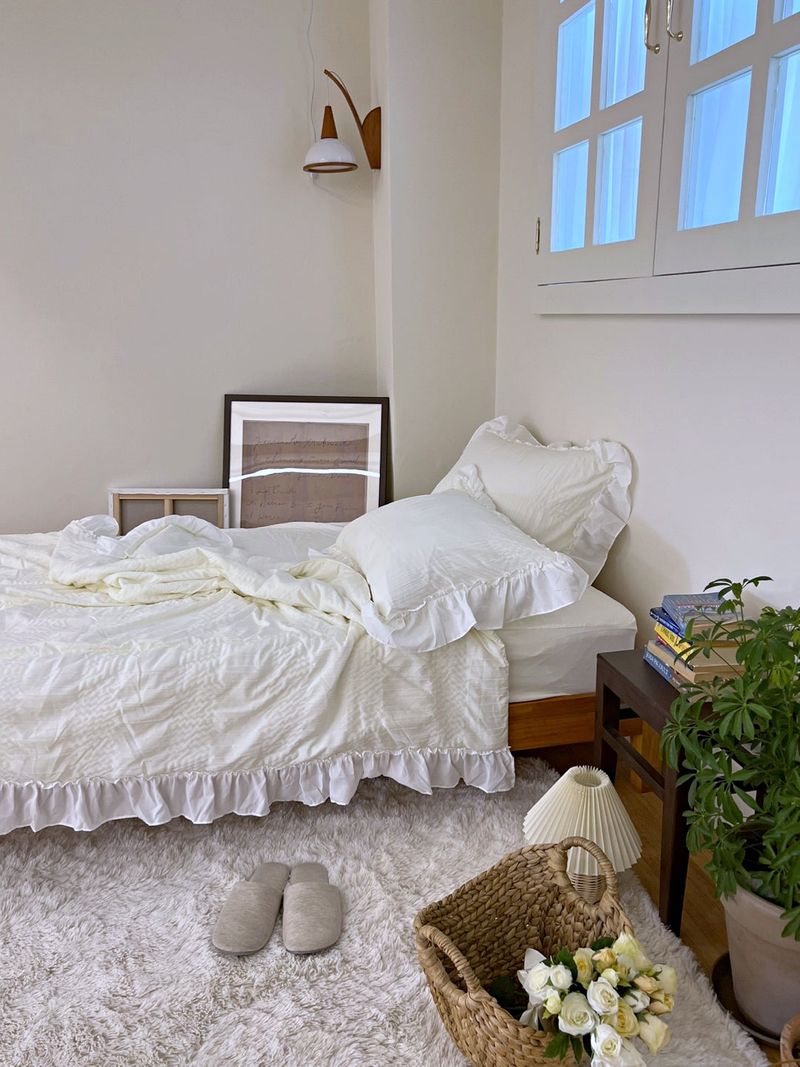 Shirring ruffle light comforter set - Cream white - Q