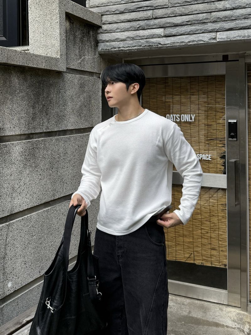 Waffle diagonal button crop long-sleeve t-shirt