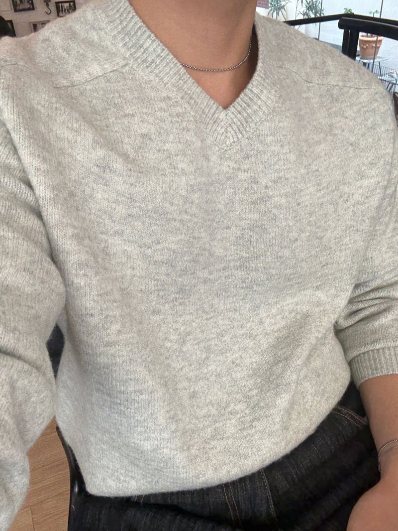 Settle line v-neck knitwear