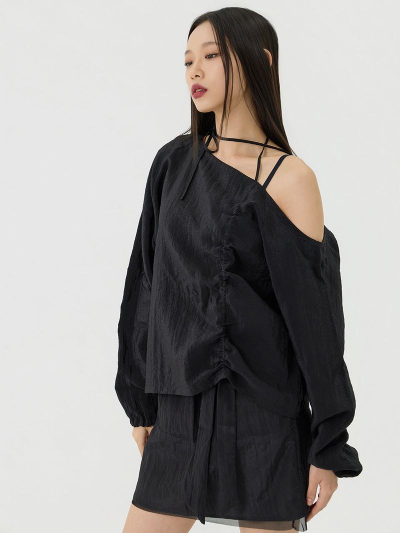 vadefy(ベイディフィー)の「One-shoulder Blanc Ribbon Shirring Detail Top, Black(Tops)」