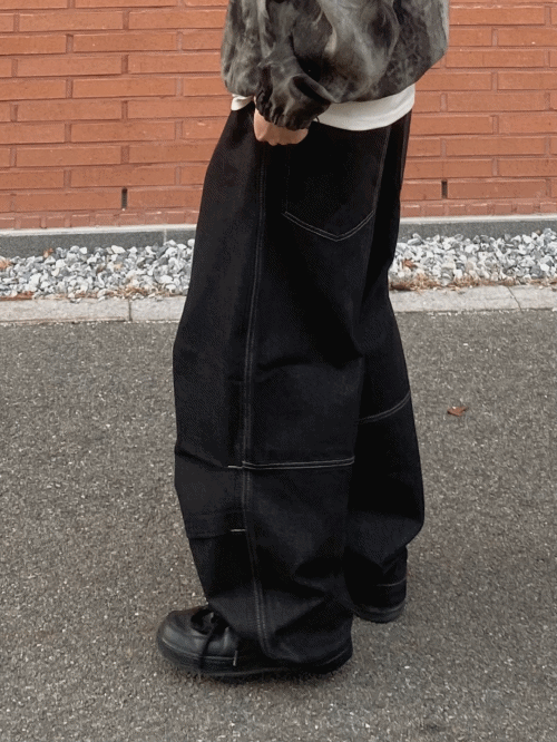 UNAIDUN(アネイダン)の「ノンフェードダートバルーンパンツ(パンツ)」