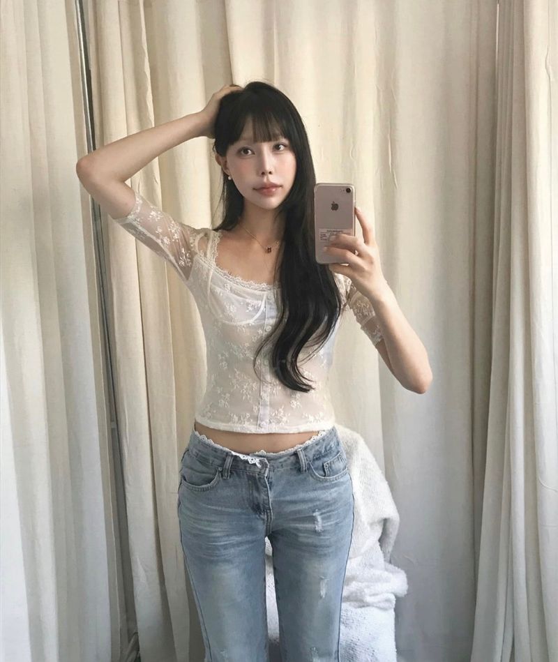 litia lace deep square top