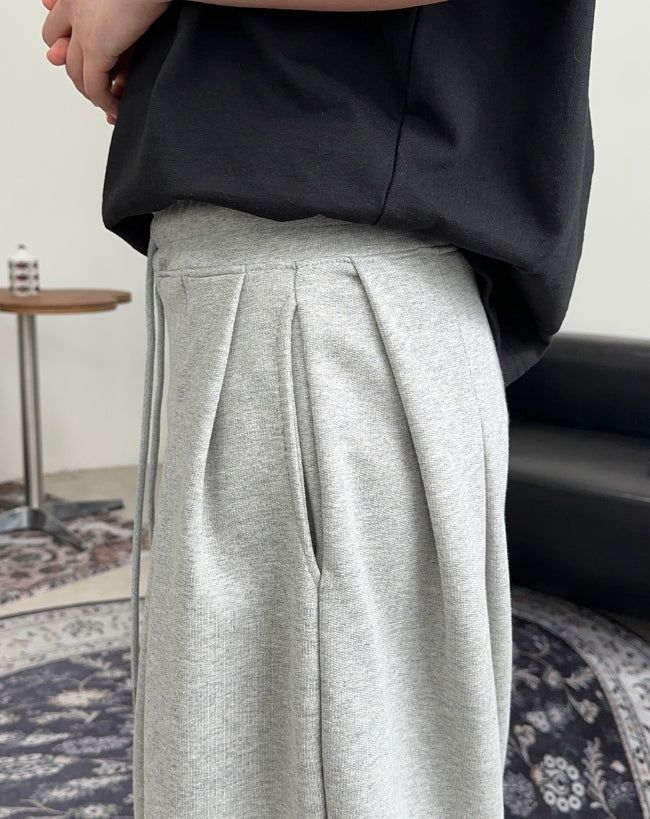 Reden Double Pintuck Sweatpants