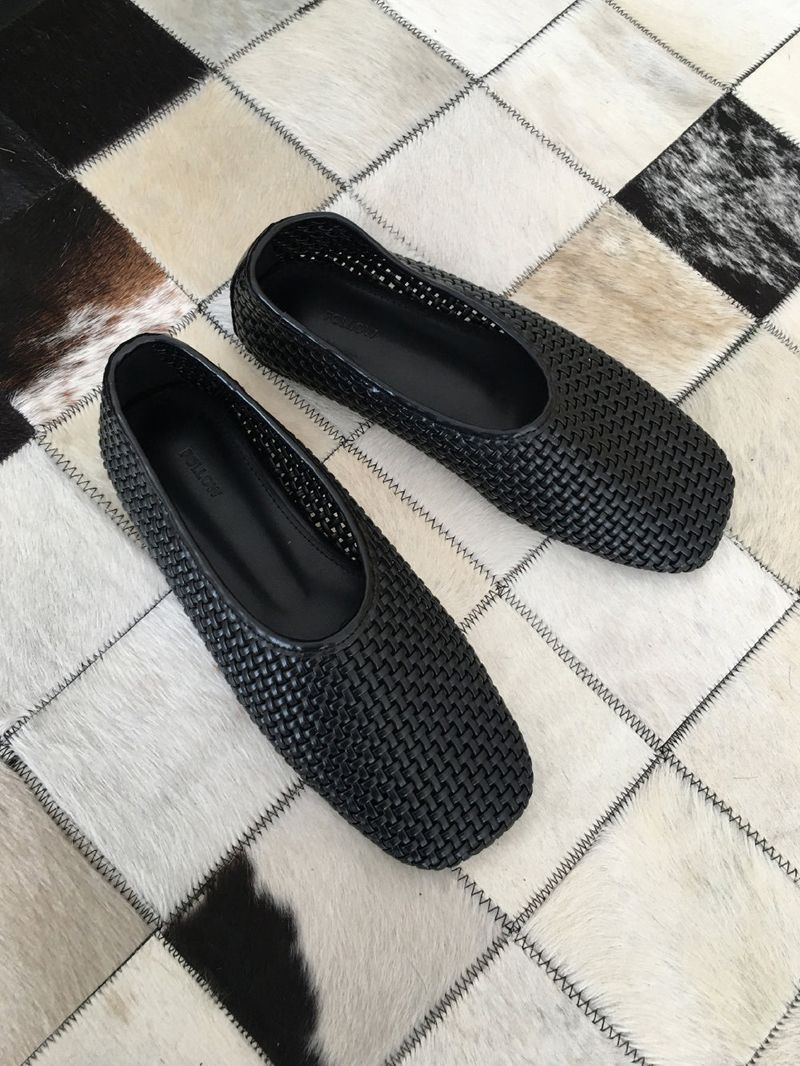 Woven square flats 