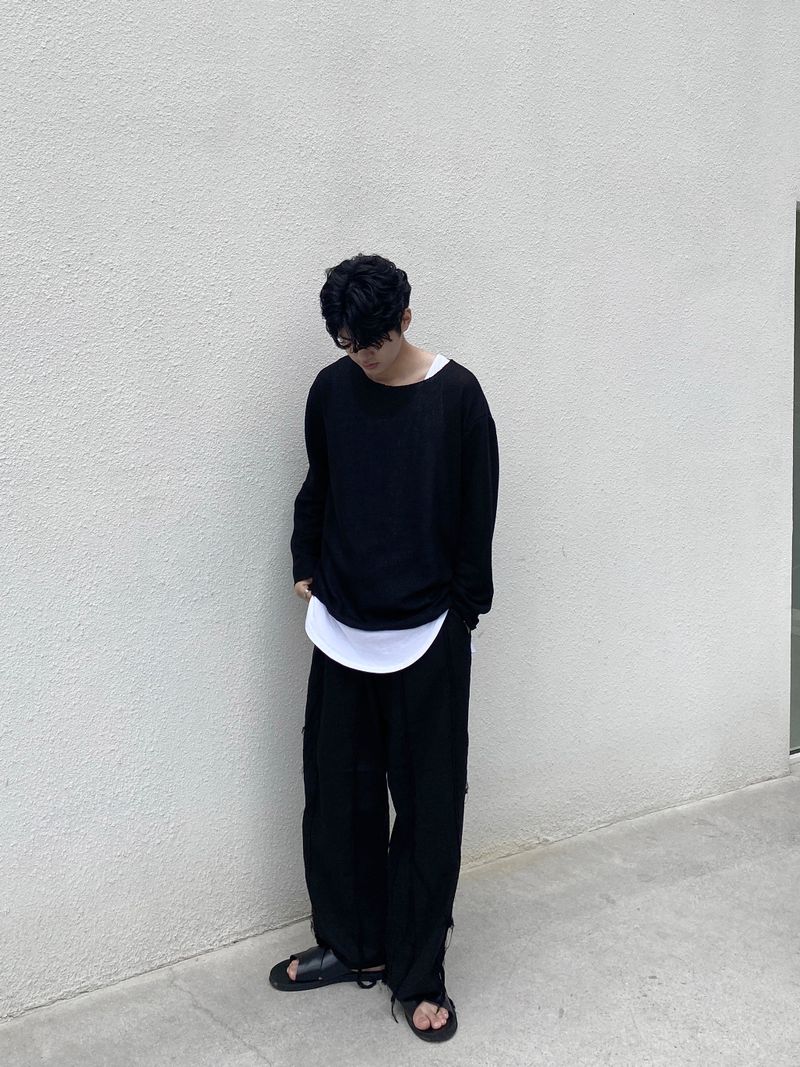 Long layered U neck sleeveless T shirt