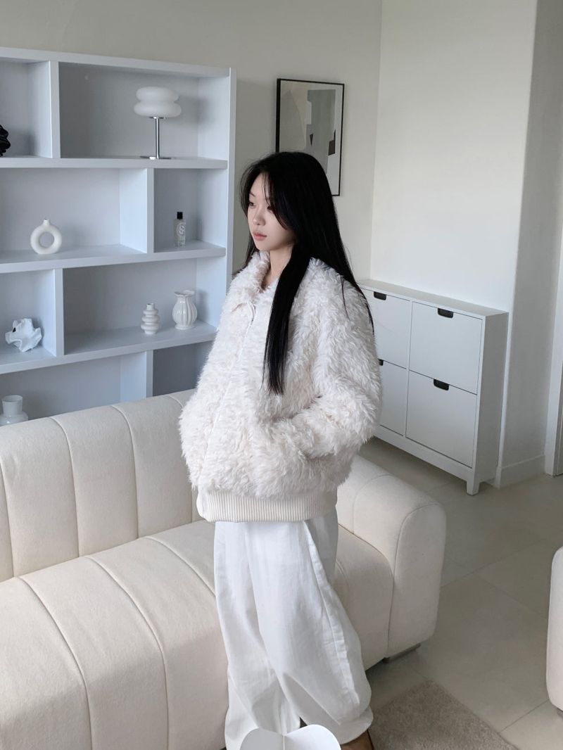 Luv Snowy Collar Fur Zip-Up Jacket