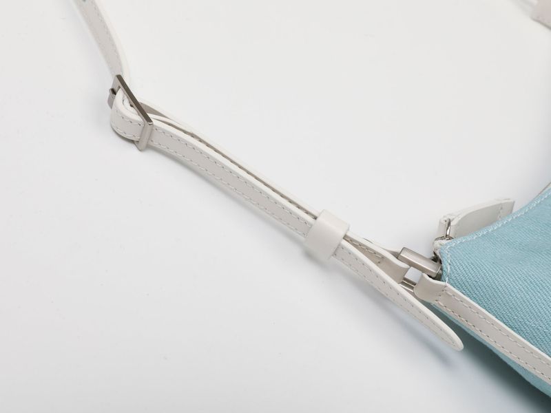 SIGNATURE LABEL DENIM HOBO BAG (MINT)