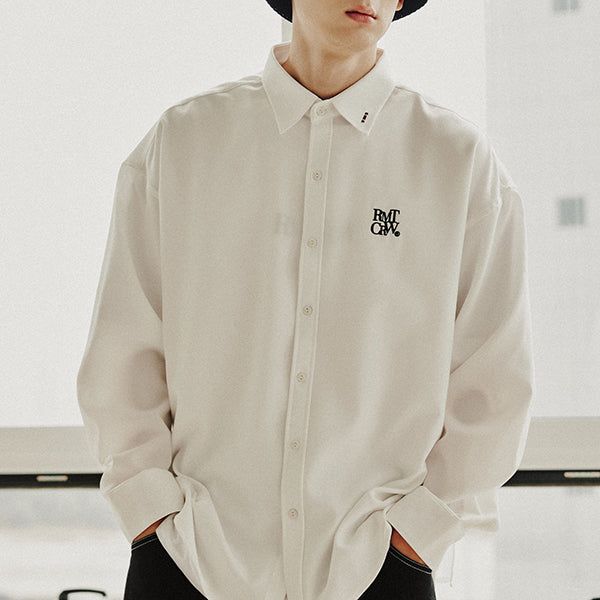 ROMANTIC CROWN(ロマンティッククラウン)の「RECENT LOGO SIGNATURE SHIRT_WHITE(Tops)」