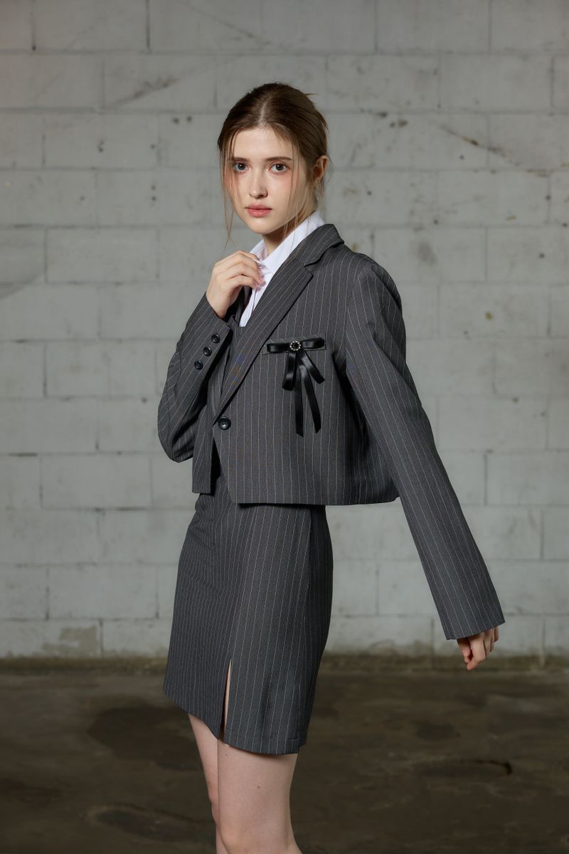 MEOW CROP BLAZER / GRAY