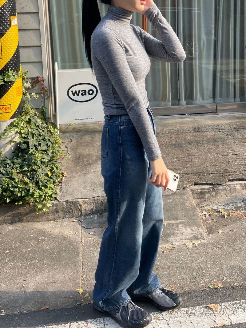 Daytime turtleneck t-shirt