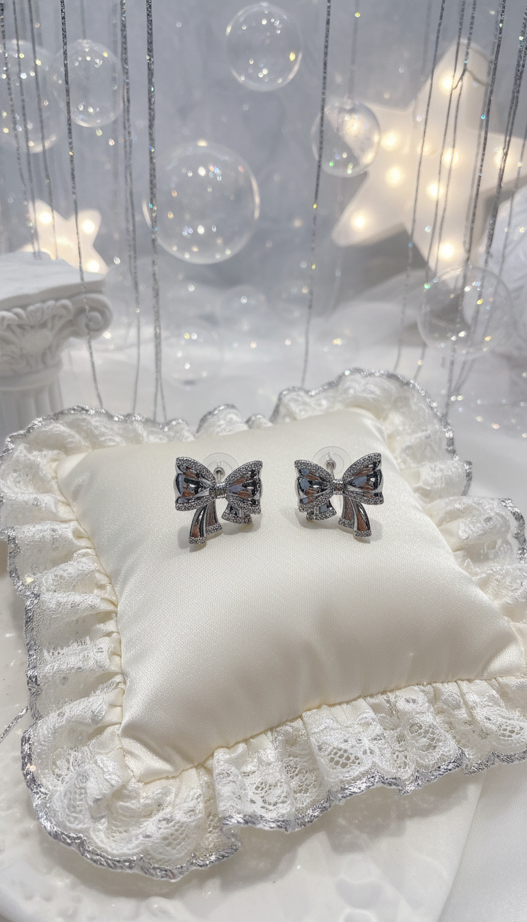 [ILLIT Wonhee Piercing] Puffy Ribbon Piercing - Silver Color