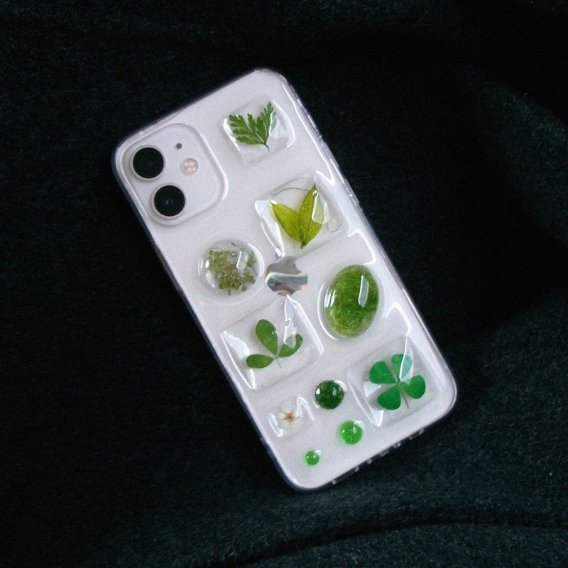 fogmoss（フォグモス）の「[MADE] Grinnery Resin Case（Smartphone Accessories）」