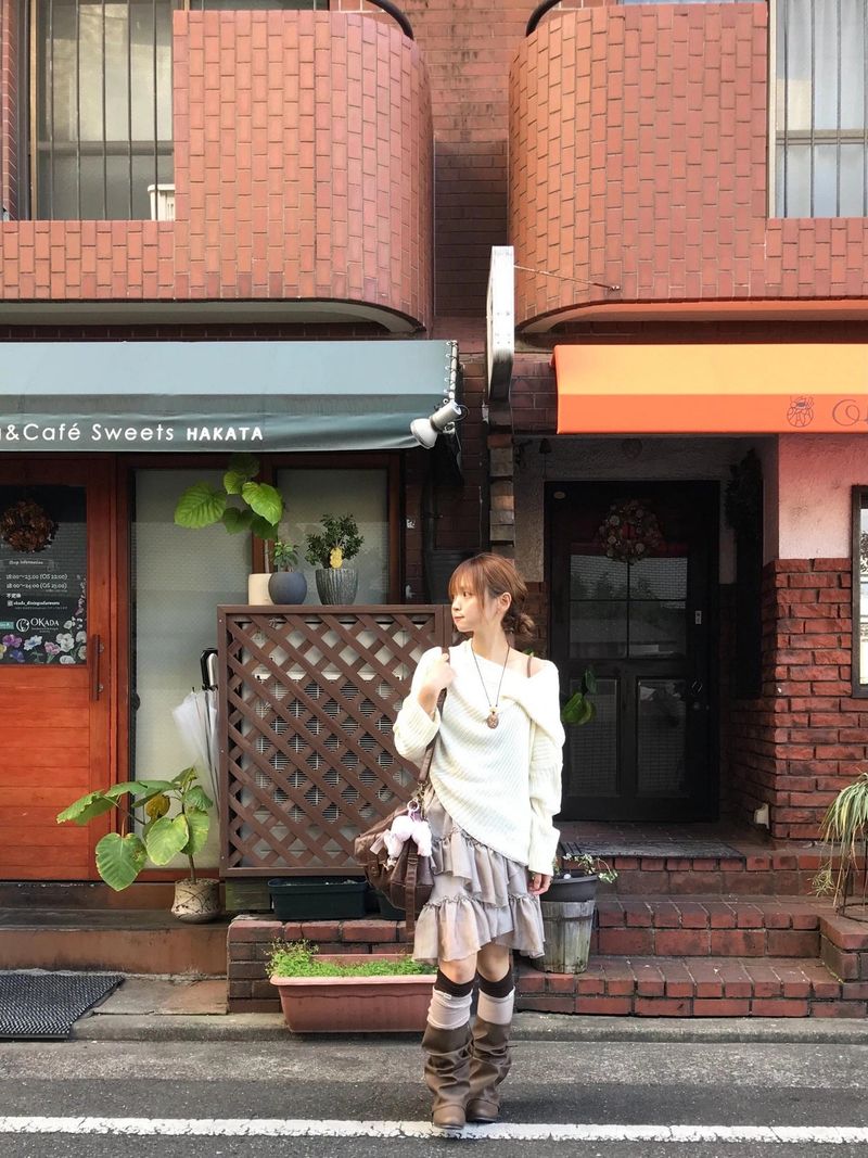 oka off-shoulder hoodie