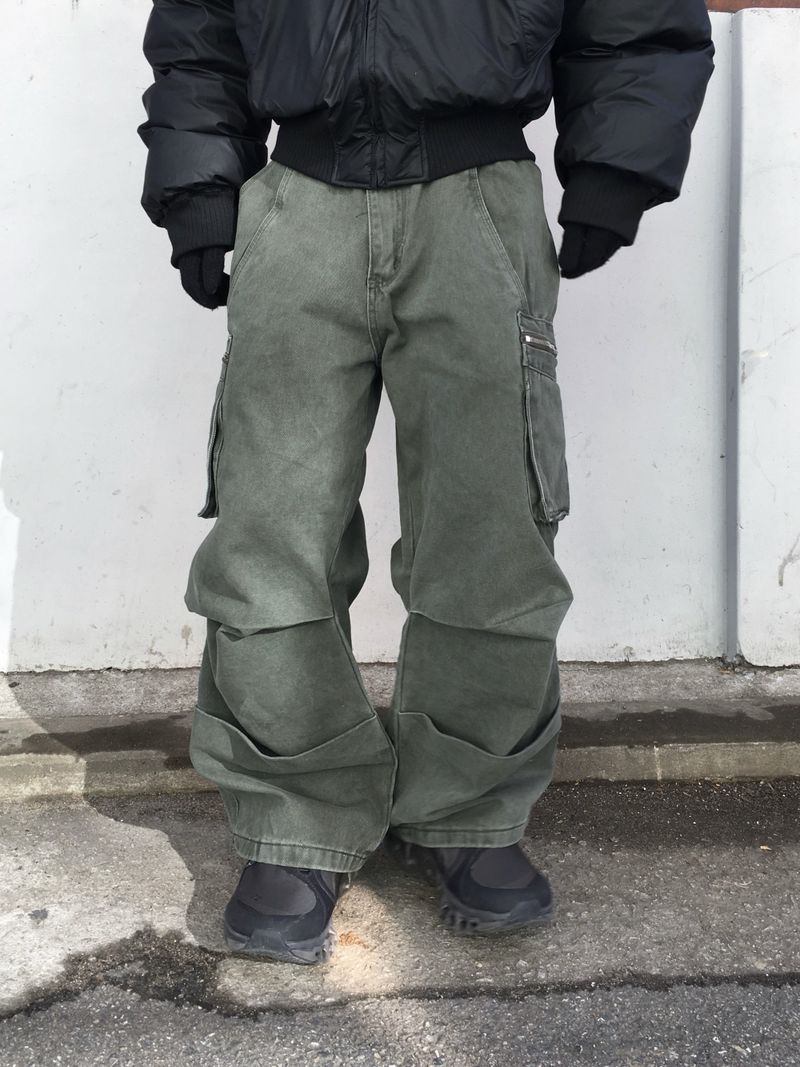 DISCERNMENT（ディサーンメント）の「Jerry Pigment Cargo Work Pants 2C（Pants）」