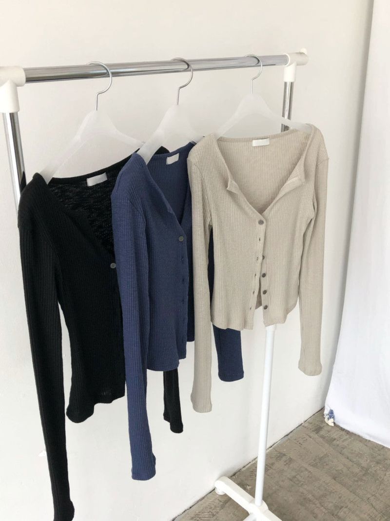 V-cut ribbed cardigan