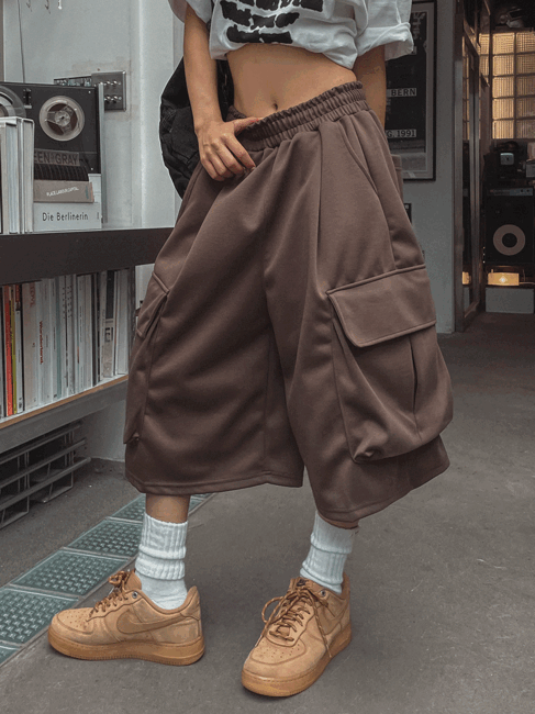 ULAN(ユレン)の「Toffee Wide Cargo Bermuda Pants(Pants)」