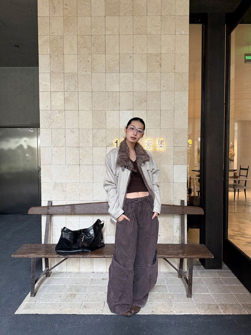 Edge curved pin tuck casual pants