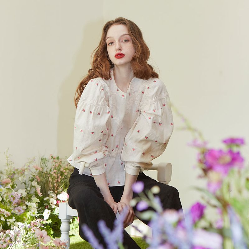 VITALSIGN（バイタルサイン）の「Stripe Flower Blouse (Ivory)（Tops）」