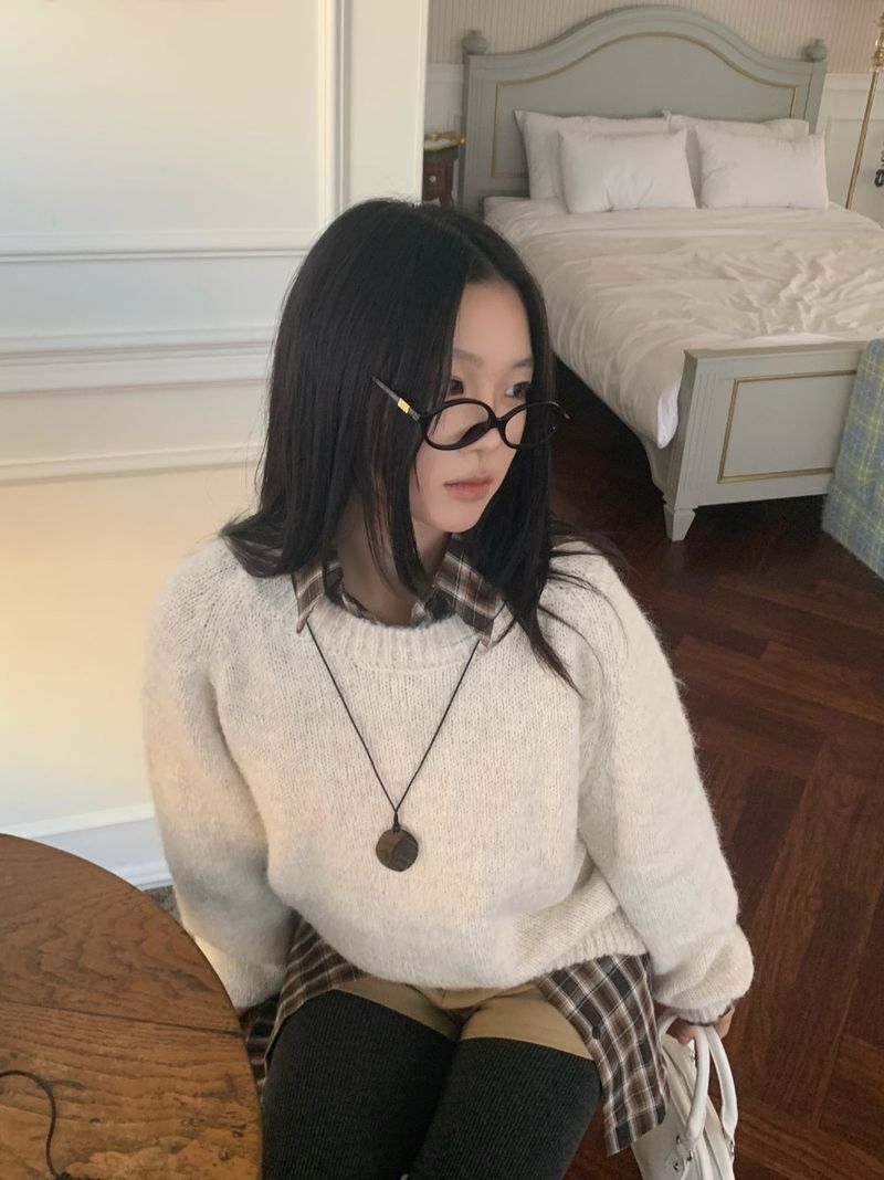 Lorne Soft Airy Raglan Long Sleeve Knit