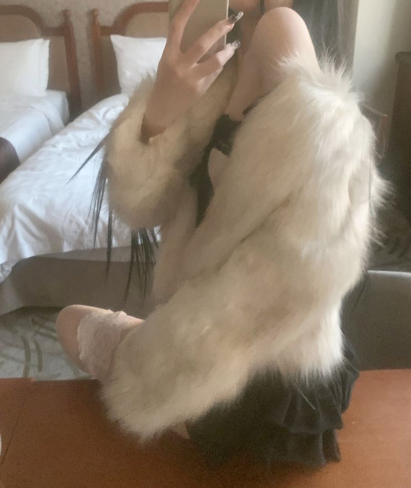 suzen（スゼン）の「Rokina Eco Fur Jacket (White)（Jackets/Outerwear）」