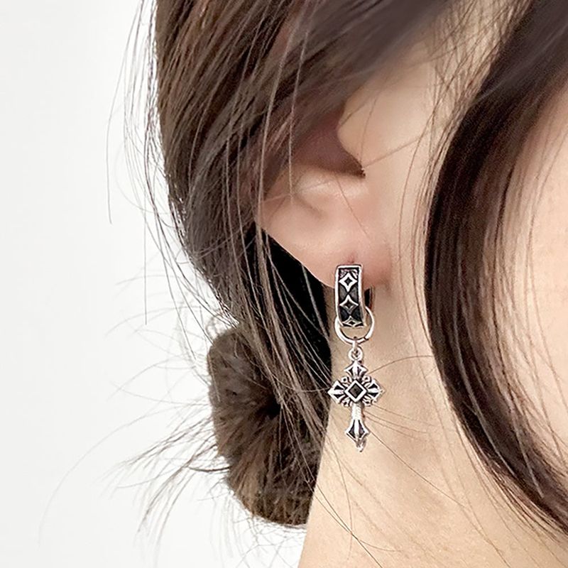 Antique Black Cross Chain One-Touch Earrings