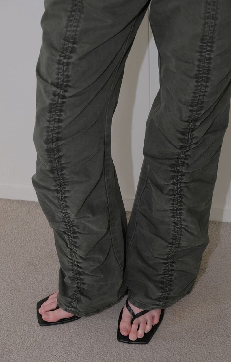C SHIRRING DETAIL PANTS_KHAKI