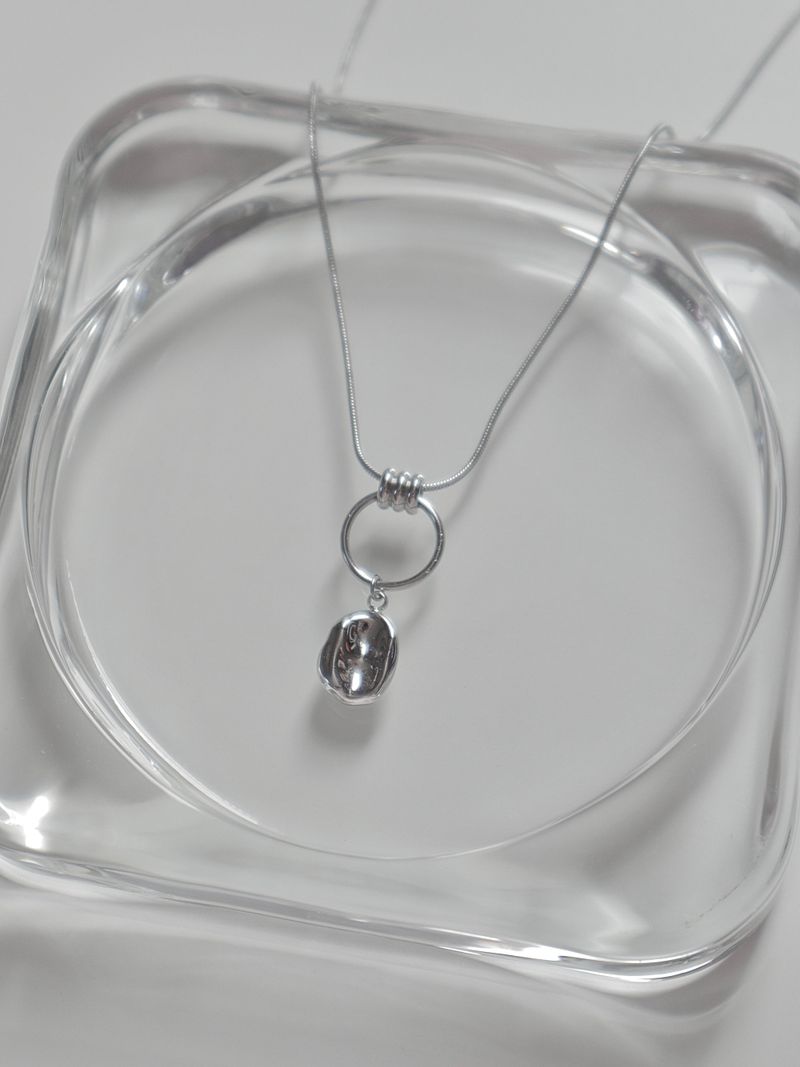 object ring point necklace