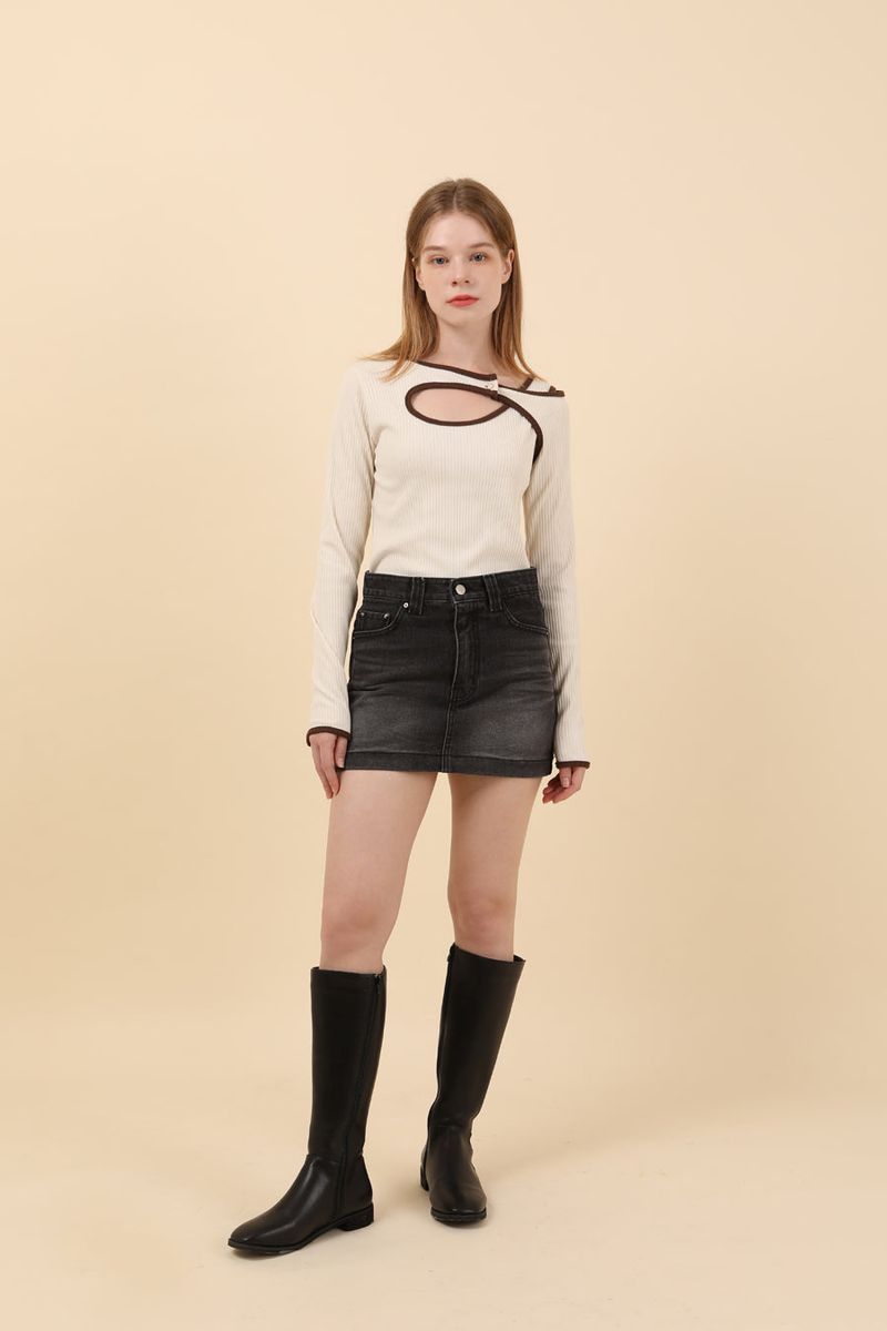 Line Contrast Slim T-shirt Beige