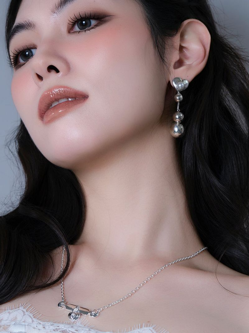 reve（レヴ）の「RV-ラブボールドロップピアス シルバー（アクセサリー）」