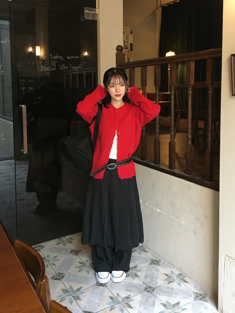 Peak Damage Crop Cardigan (4c)
